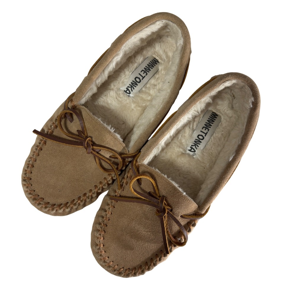 3205 | Minnetonka Cally Suede Faux Fur Lined Moccasin Slippers Tan Women 7 NEW
